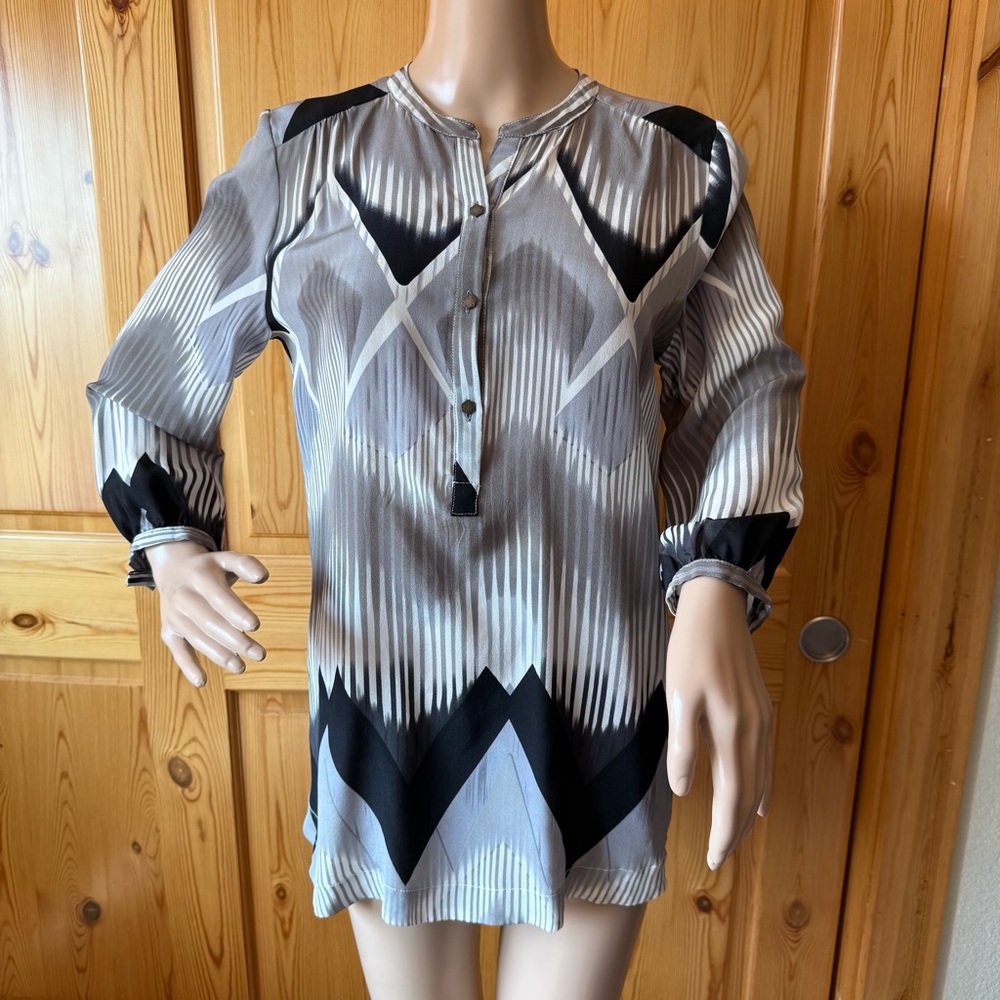 Rachel Mara Silk Tunic Top Gray Black Abstract Size S Quiet Luxury